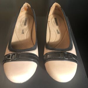 Clarks Collection Ballet Slip-on Flats Women Sz 8 M Kinzie Light Pink‎ & Patent